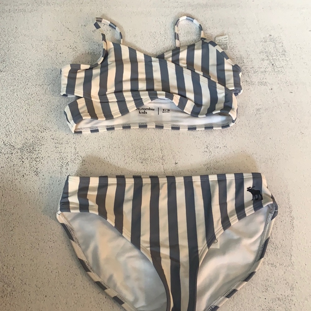 Girls Abercrombie kids stripped bikini